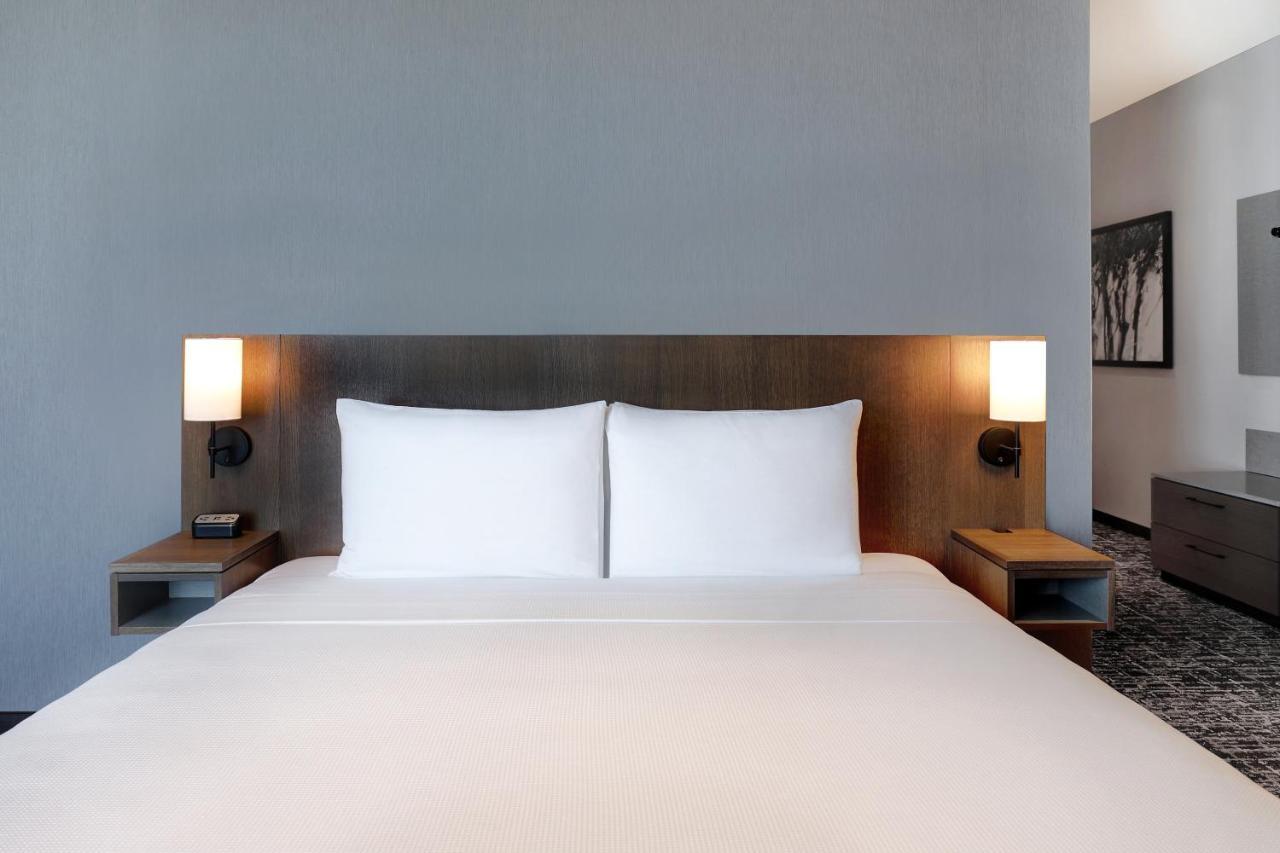 Hyatt Place Ottawa West Экстерьер фото